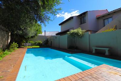 Cluster House For Sale in Sandown, Sandton