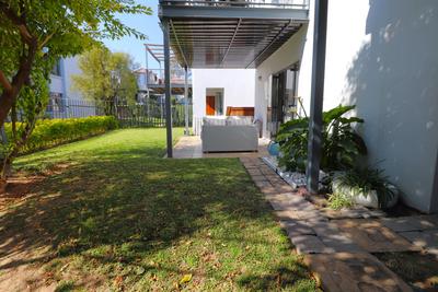 Apartment / Flat For Sale in Douglasdale, Sandton